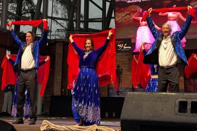 અમેરિકન મેયર્સ દિવાળીની ઉજવણીમાં ડૂબ્યા  બોલીવુડ ગીતો પર નાચ્યા