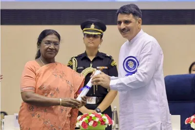 બનાસ ડેરી જળ સંચય અને ઉત્તમ જળ વ્યવસ્થાપન માટે પ્રતિષ્ઠિત  નેશનલ વોટર એવોર્ડ  થી સન્માનિત